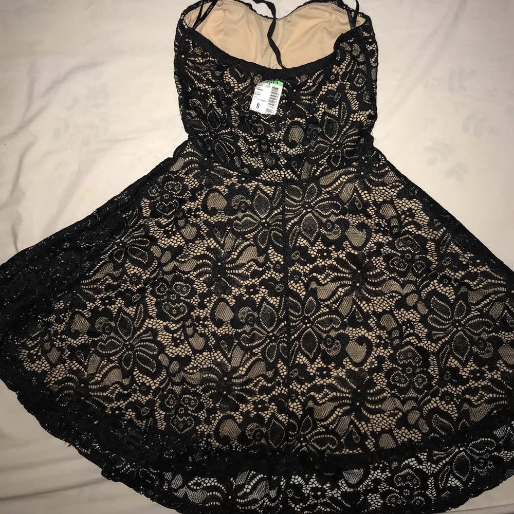 Dress - Picture 2 of 4